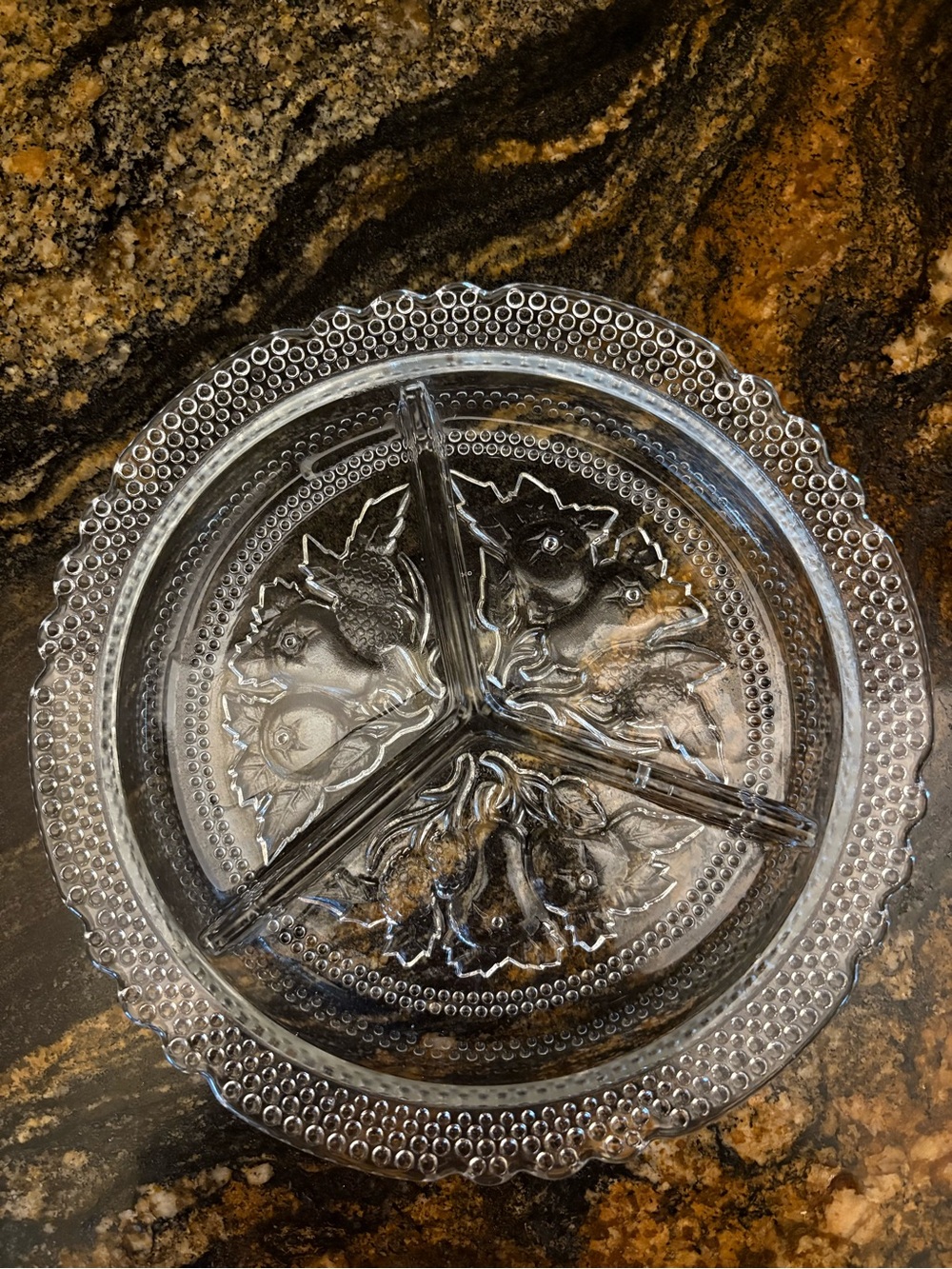 VINTAGE ELEGANT GLASS CRYSTAL DIVIDED 8.5” ROUND SERVING CANDY DISH